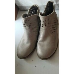 Roberta Perf Fashion Ankle Boots Gray